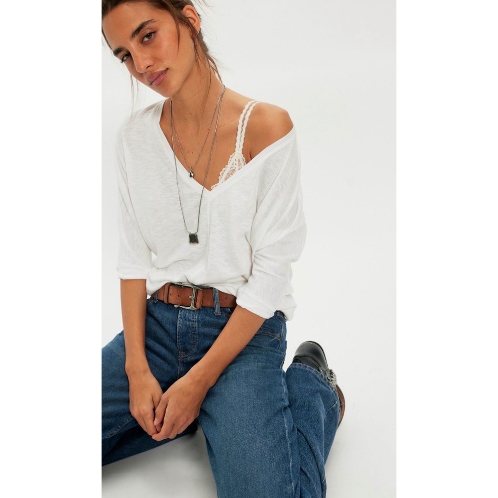 High line v-neck basic 3/4 tee NWOT